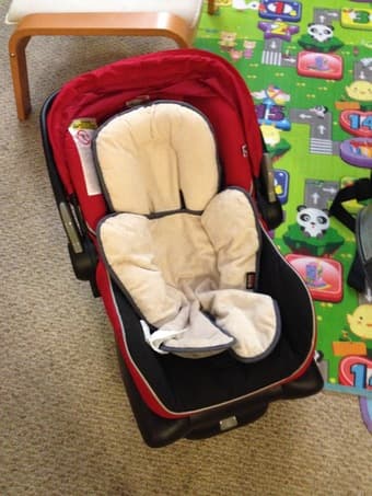 [Kid items sale]Baby car seat, crib+mattress, nursing pillow, bouncer 1
