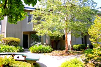 Charming 2-story 2 bd, 2.5 ba townhouse 10 mins from Stanford! 1