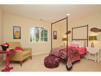 Newly remodeled room w/ private bath in upscale home 2