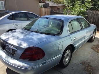 1998 Lincoln Continental with clean smog and title, price $600 OBO 2
