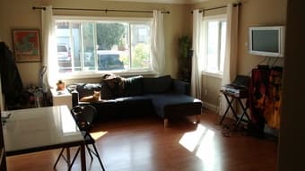 Share 2br-1ba house in Redwood City (available 9/15) 2