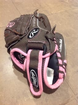 Selling youth softball glove - $15 1