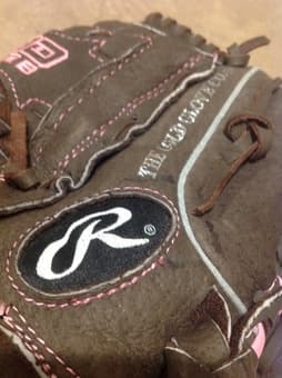 Selling youth softball glove - $15 3
