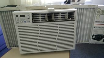 GE Airconditioning Unit. Perfect for Residence Halls $125 1