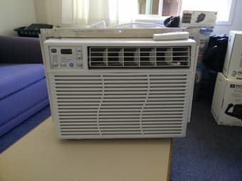 GE Airconditioning Unit. Perfect for Residence Halls $125 2