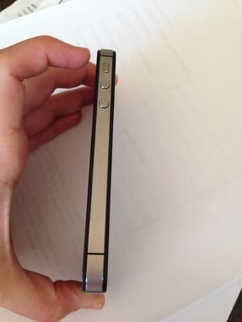 iPhone 4 - 8 gb - black - perfect condition 3
