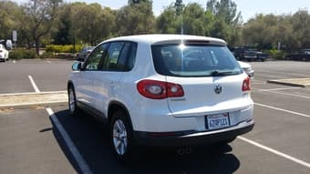 2009 VW Tiguan S Manual White $14,000 2