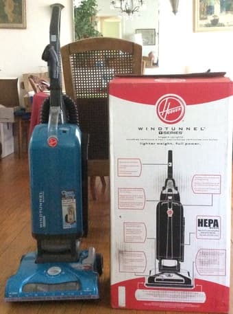 Vacuum cleaner Windtunnel by Hoover $60 1