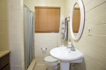 Room available in a 2 bedroom house 3