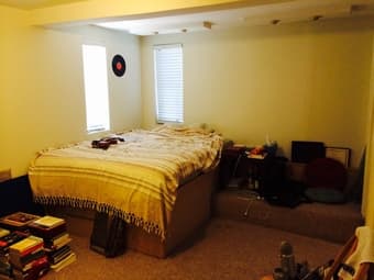 Room available in a beautiful 3 br house in West Menlo Park $1275/mo 1