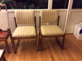For sale: coffee table, chairs, serta twin size bed 1
