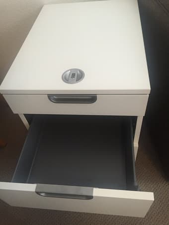 Drawer with a built-in lock 1
