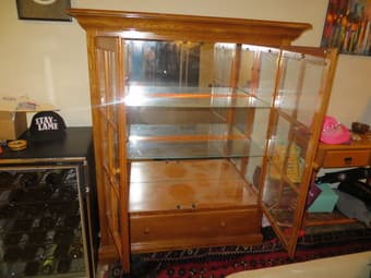 Beautiful china cabinet 2