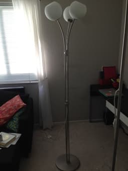 Free Toaster And Ikea desk and lamp for sale  (you must pick up) 2