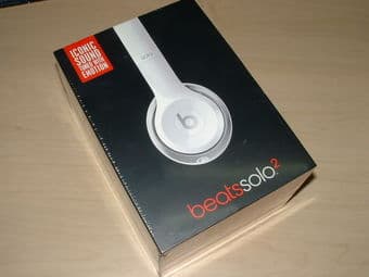 NEW Beats by Dr Dre Solo - 175 dollars 1