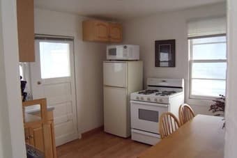 $2100 Furnished In-law Cottage Near Stanford (Menlo Park) 1