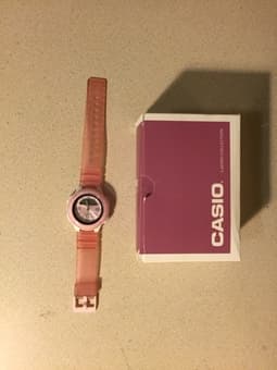 women watch and epilator 1