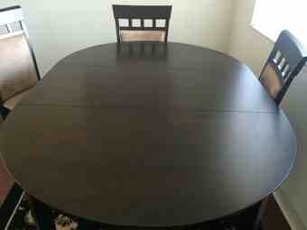 Beautiful Dining Table & chairs for sale 2