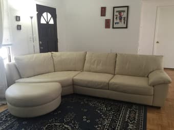 9 foot leather couch excellent condition $1200 2