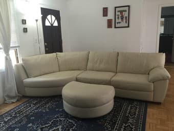9 foot leather couch excellent condition $1200 3