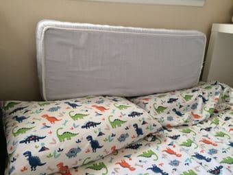 Moving sale-Memory Foam full-size Mattress/Table/Back/Neck pillow 3