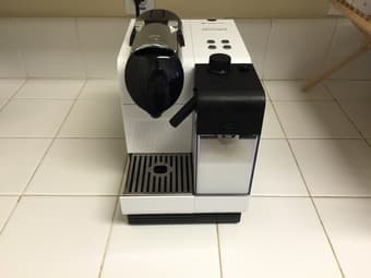 Delonghi Latissima Plus Nespresso machine - $200 1