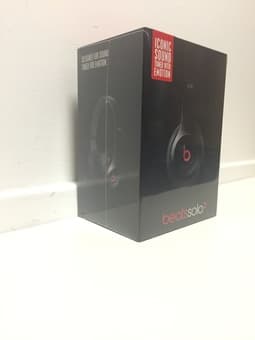 Sweet pair of Beats headphone 2