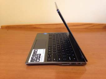 ASUS C300 13.3 Inch Chromebook (Intel Celeron, 4GB, 32 GB SSD, Black) 3