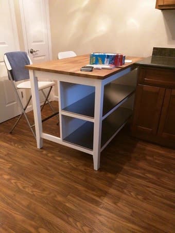 $200 Dining Table, almost brand-new, very good quality 1