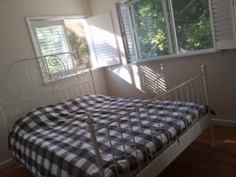 QUALITY PRIVATE ROOM - WALK TO STANFORD 1
