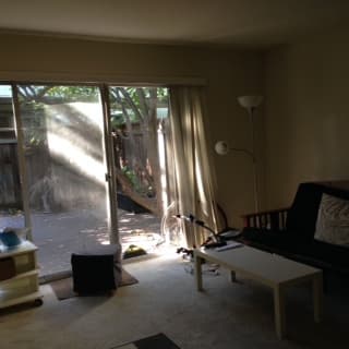 Looking for a female roommate Moutain View 2br, $1215 Nov1 3