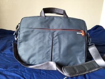 Macbook pro Mid 2012 version with case and charger 3