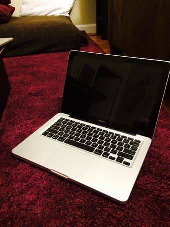 Late 2008 MacBook for sale! 1