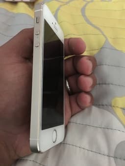 Iphone 5S White/Gold 16GB. Mint conditions $330 2