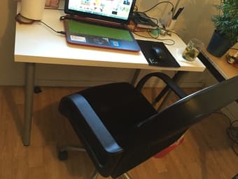 35$ desk only used 3month 1