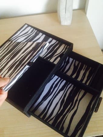 Jewelery box $5 3