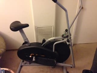 Elliptical in very good condition $50 OBO 1