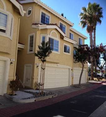 $5000 / 3br - 1725ft2 - Mediterranean modern townhouse near Google cam 1