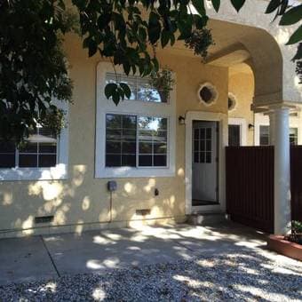 $5000 / 3br - 1725ft2 - Mediterranean modern townhouse near Google cam 2