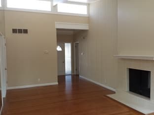 Room available in 3 bedroom house share 2