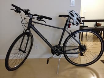 250 - Excellent condition hybrid bike, Giant Escape 3 - Mountain View 1