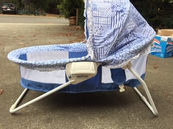 Fisher-Price portable baby bassinet $25 2
