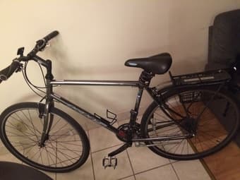 Hybrid Bike for sale - in good shape $400 1