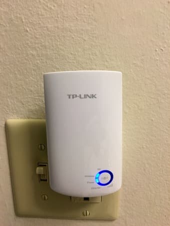 TP-LINK N300 Wi-Fi Range Extender (TL-WA850RE) $12 1