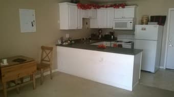 Bedroom for Rent (Palo Alto)-$975/mo including utilities and parking! 1