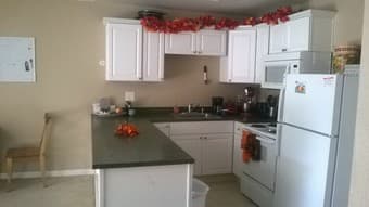 Bedroom for Rent (Palo Alto)-$975/mo including utilities and parking! 2