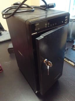 COMPUTER PARTS SALE - 2x GTX 980s with watercooling, hd's and more! 2