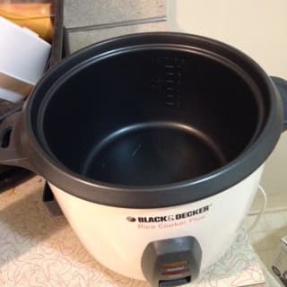 [REPOST] Rice cooker with lower price! $10 obo 2