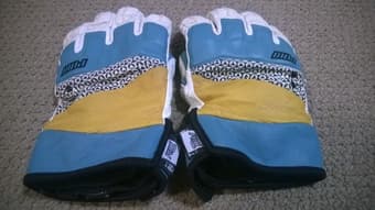 men snow gloves 10$ ski/snowboard 2