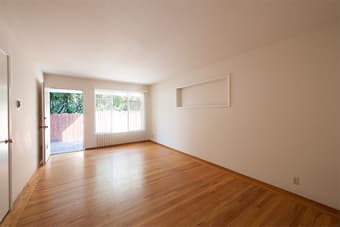 1b1b newly renovated apartment in College Terrace: 1 block from campus 2